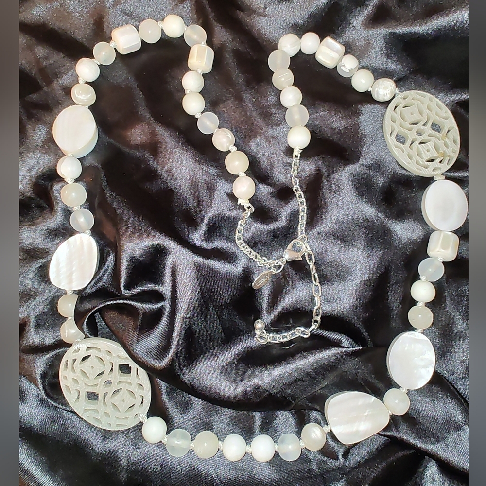 Vintage Chico's Bold White Mother Of Pearl Beaded Statement Necklace.
